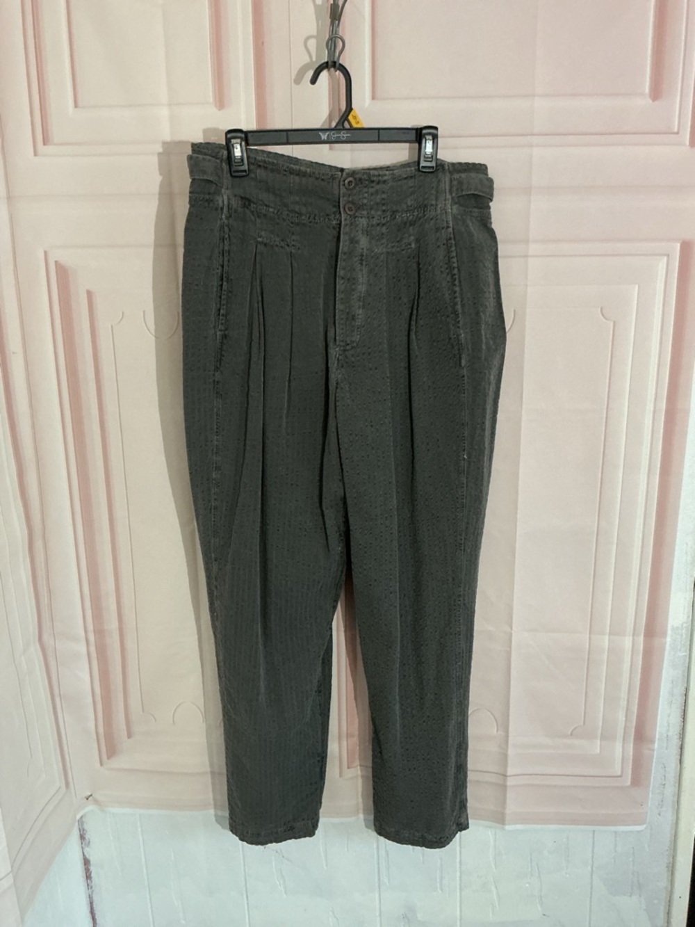 We The Free Green textured Pleated Straight-Leg Pants